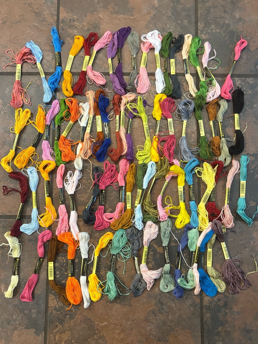 💜Assorted Embroidery Floss Skeins - Multicolor
